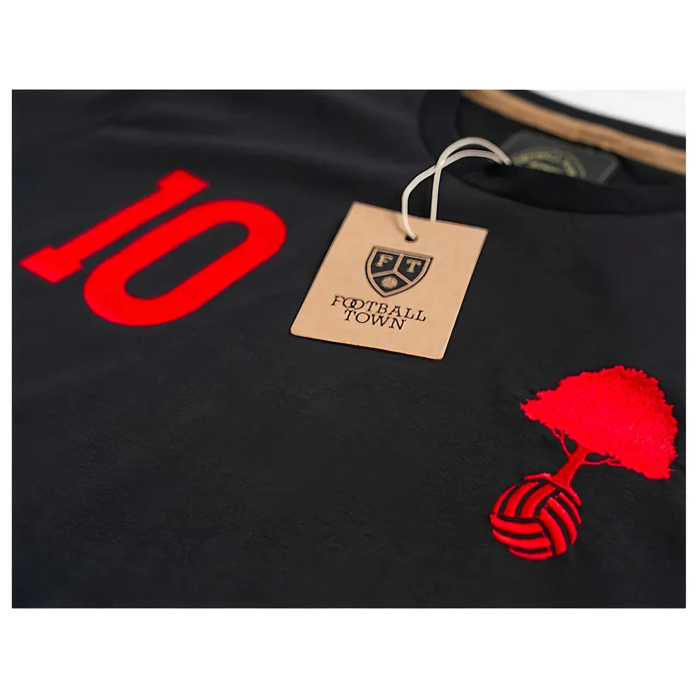 Nottingham The Tree 10 Retro Football T-Shirt (Black)_1