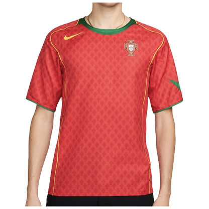 Portugal 2004 Reissue Home Shirt (C.Ronaldo 17)_3